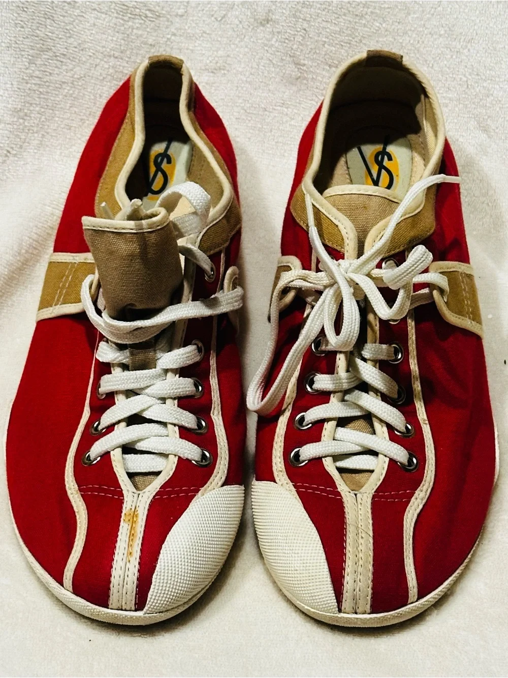 The Swank Company Womens Sz 8M  Red Cream Fashion Sneakers Designer Casual Bold